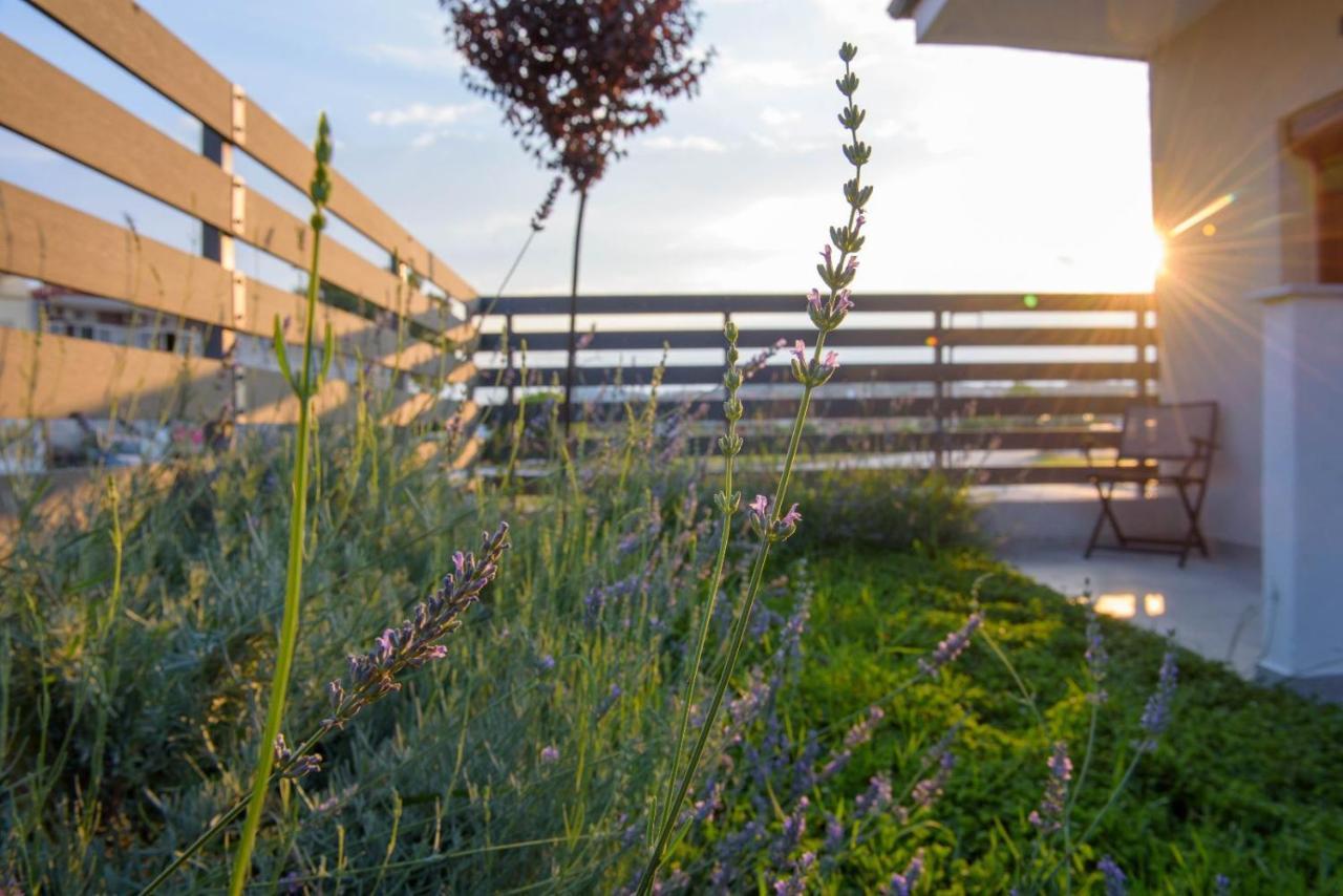 Apartamento Στ' Ακρογιάλι Nea Roda Exterior foto