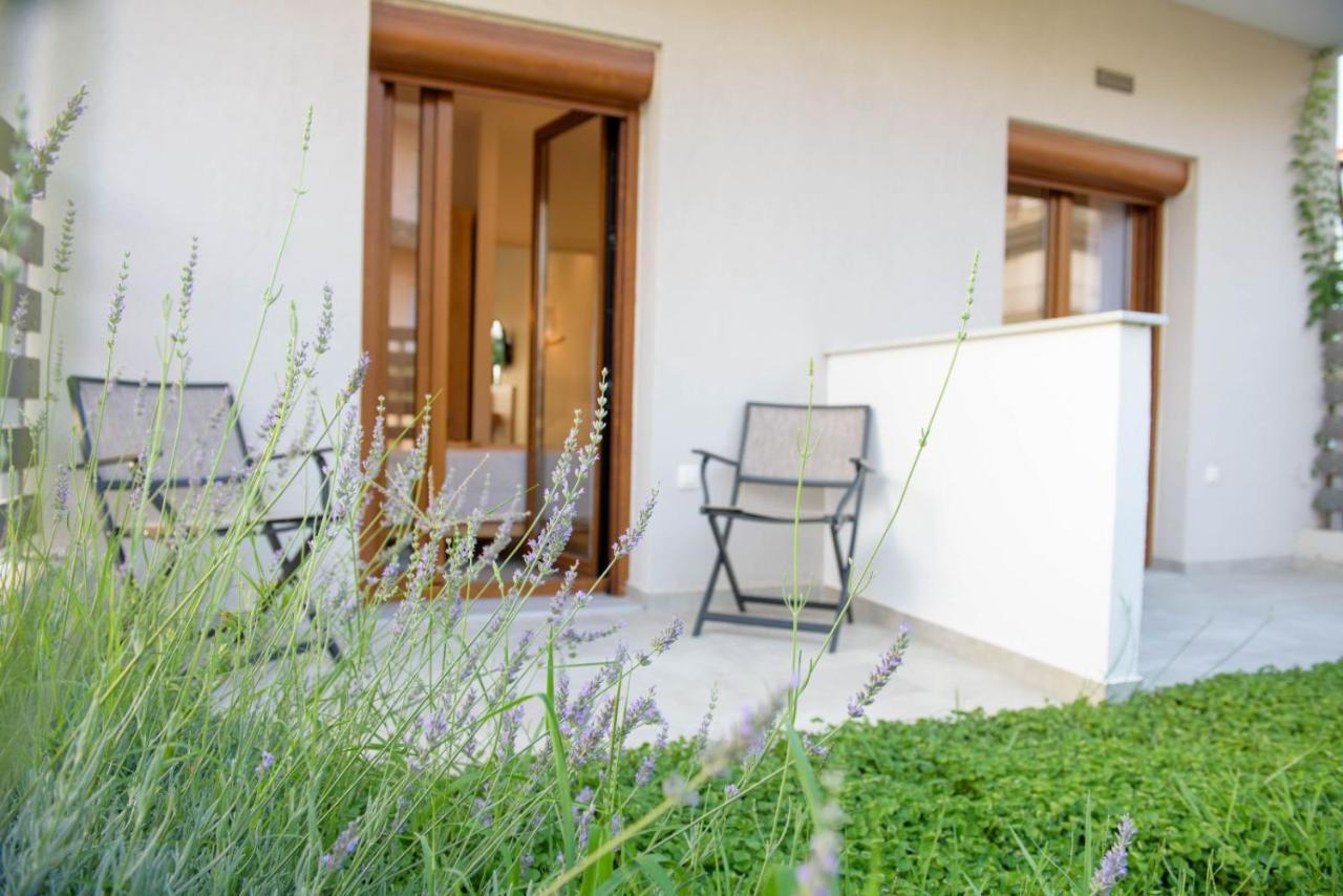 Apartamento Στ' Ακρογιάλι Nea Roda Exterior foto